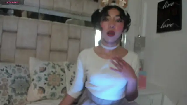 Emmaskinny online show from December 17, 2025, 2:49 am