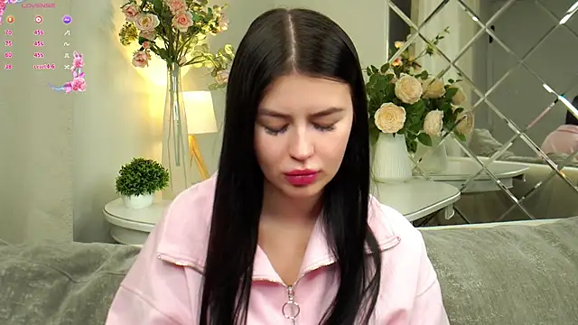 CoreenYorton online show from February 5, 2026, 1:23 am