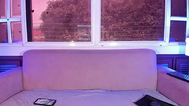 ReiAyanamy online show from April 10, 2026, 9:33 pm