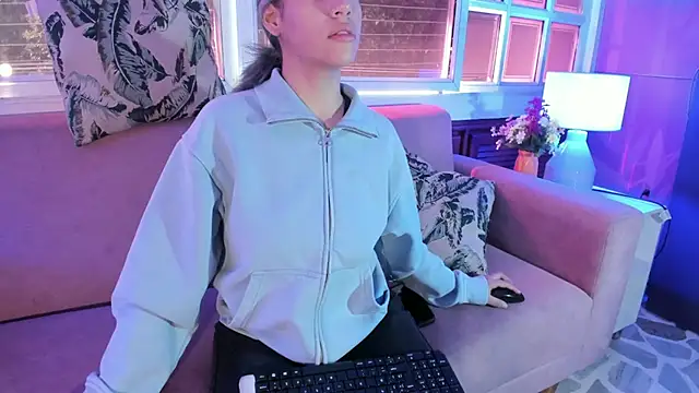 ReiAyanamy online show from December 21, 2025, 7:48 pm