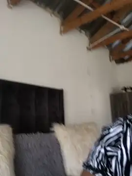 Snapshot of BustyyMiaxx chatting on November 11, 2025, 11:27 am BustyyMiaxx online show from November 11, 2025, 11:27 am