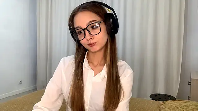 HoaPatton online show from November 11, 2025, 10:10 am