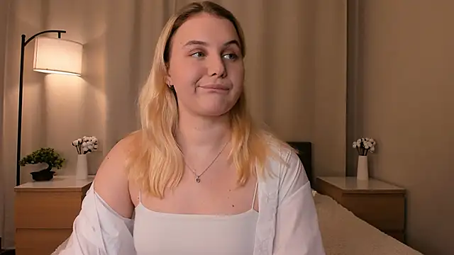 RachealFeigel online show from November 18, 2025, 8:34 pm