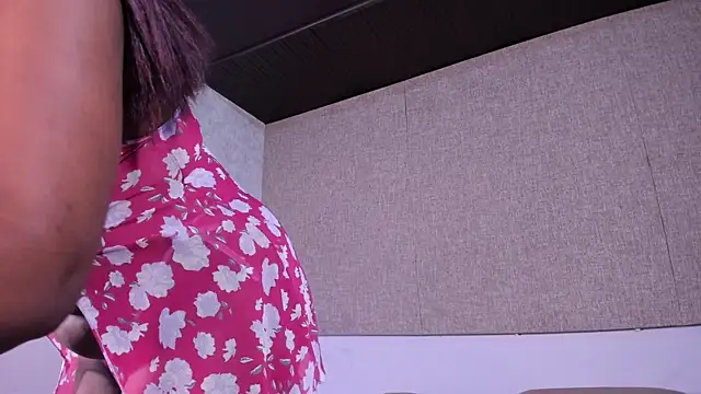 Snapshot of amirah_ebony chatting on November 12, 2025, 10:57 pm amirah ebony online show from November 12, 2025, 10:57 pm