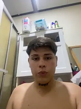 Snapshot of luisDi07 chatting on November 12, 2025, 4:38 am luisDi07 online show from November 12, 2025, 4:38 am