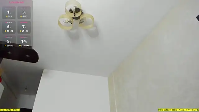 foxx giirl online show from December 20, 2025, 1:14 pm