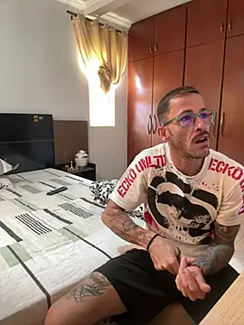 Snapshot of Lucasjandre chatting on February 17, 2026, 12:24 pm Lucasjandre online show from February 17, 2026, 12:24 pm