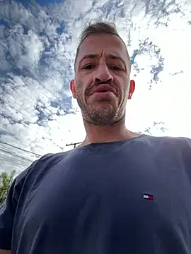 Lucasjandre online show from August 4, 2026, 12:10 pm