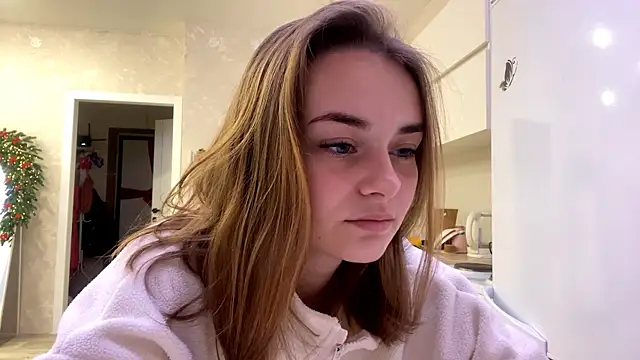 Snapshot of GeralynChiszar chatting on December 20, 2025, 4:15 am GeralynChiszar online show from December 20, 2025, 4:15 am