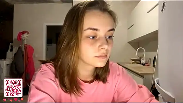 Snapshot of GeralynChiszar chatting on November 22, 2025, 8:08 pm GeralynChiszar online show from November 22, 2025, 8:08 pm