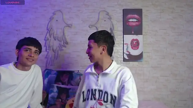 axel milo kairo and noa online show from December 15, 2025, 6:36 pm