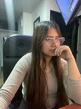 Snapshot of amatista_katzenn chatting on February 4, 2026, 1:44 am amatista katzenn online show from February 4, 2026, 1:44 am