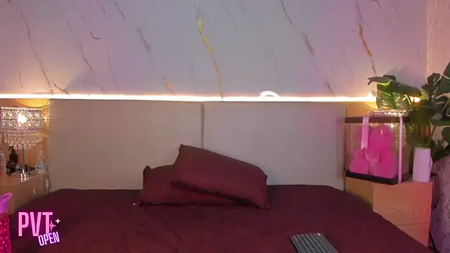 april grey11 online show from February 4, 2026, 8:04 pm