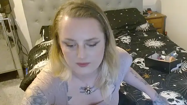 Snapshot of Tatted_emi chatting on March 6, 2026, 9:54 pm Tatted emi online show from March 6, 2026, 9:54 pm