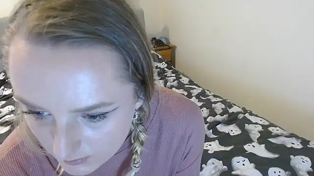 Snapshot of Tatted_emi chatting on March 16, 2026, 1:37 pm Tatted emi online show from March 16, 2026, 1:37 pm