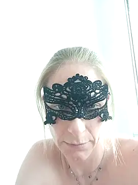 Snapshot of MelleEloa chatting on May 2, 2026, 12:10 pm MelleEloa online show from May 2, 2026, 12:10 pm