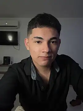 Santiagooo1233 online show from March 1, 2026, 4:12 am