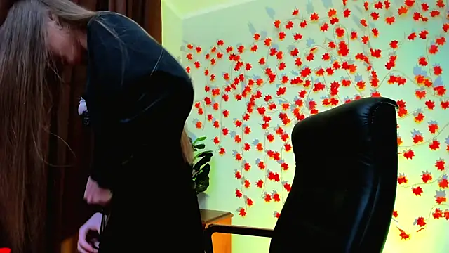 AlicaLOVEalisa777 online show from January 18, 2026, 5:05 pm