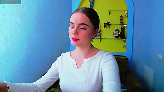 AlicaLOVEalisa777 online show from April 24, 2026, 5:04 pm