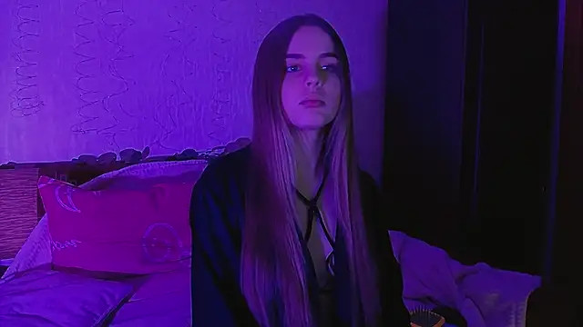 Snapshot of AlicaLOVEalisa777 chatting on December 17, 2025, 2:22 pm AlicaLOVEalisa777 online show from December 17, 2025, 2:22 pm