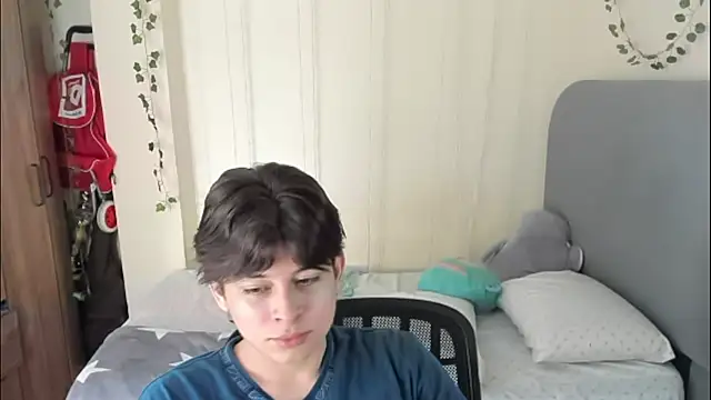 Felix kitty online show from March 5, 2026, 7:54 pm