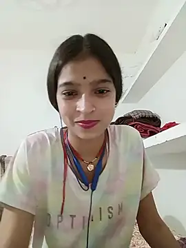 Mohnicute online show from June 4, 2026, 8:35 pm