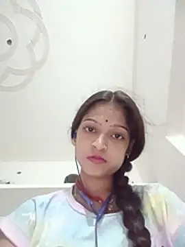 Mohnicute online show from June 12, 2026, 6:38 pm