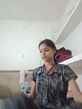 Mohnicute online show from June 11, 2026, 6:05 pm