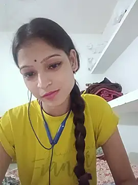 Mohnicute online show from June 7, 2026, 5:18 pm