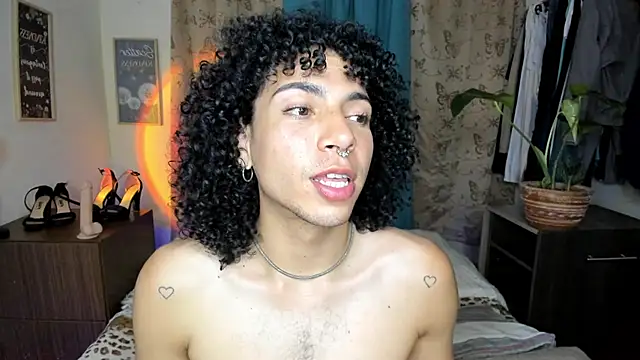 Snapshot of Angel_White25 chatting on April 6, 2026, 1:45 am Angel White25 online show from April 6, 2026, 1:45 am