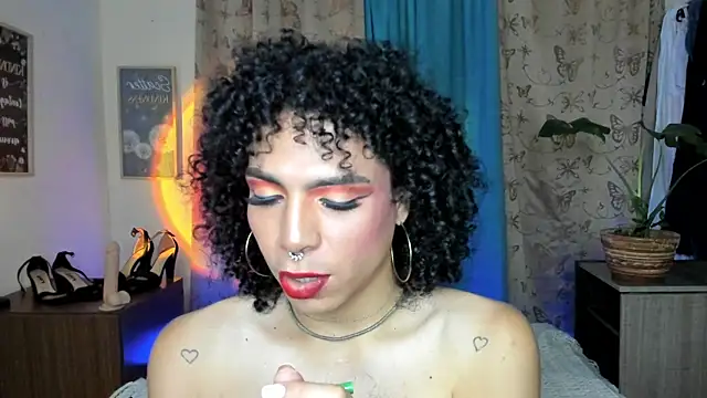 Snapshot of Angel_White25 chatting on March 22, 2026, 10:44 pm Angel White25 online show from March 22, 2026, 10:44 pm