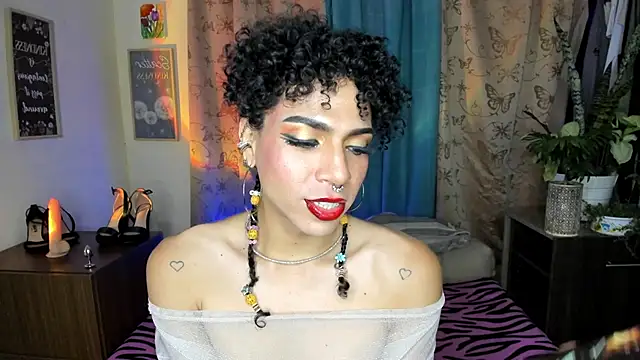 Angel White25 online show from May 10, 2026, 1:31 am