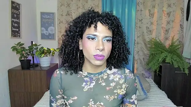 Snapshot of Angel_White25 chatting on November 27, 2025, 10:32 pm Angel White25 online show from November 27, 2025, 10:32 pm