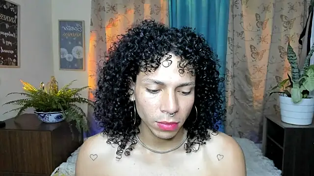 Snapshot of Angel_White25 chatting on February 8, 2026, 9:23 pm Angel White25 online show from February 8, 2026, 9:23 pm