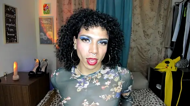 Angel White25 online show from May 20, 2026, 1:13 am