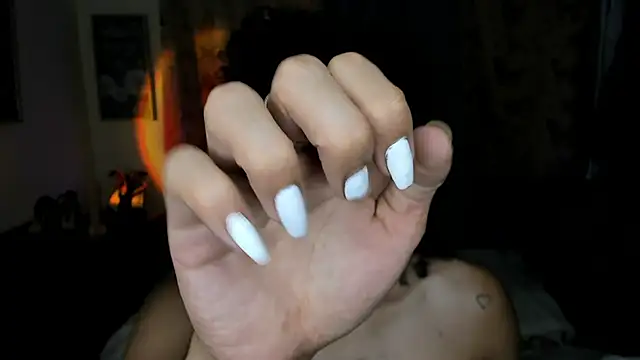 Snapshot of Angel_White25 chatting on March 13, 2026, 2:27 am Angel White25 online show from March 13, 2026, 2:27 am