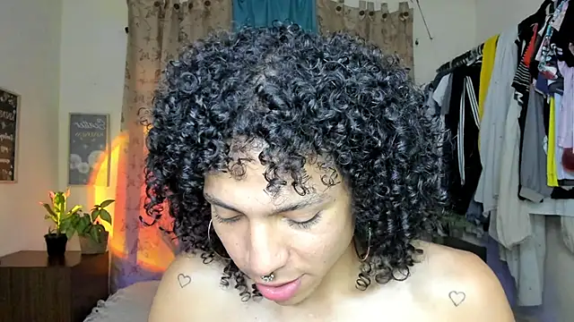 Snapshot of Angel_White25 chatting on February 17, 2026, 9:01 pm Angel White25 online show from February 17, 2026, 9:01 pm