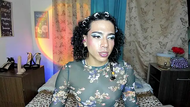 Angel White25 online show from May 5, 2026, 11:08 pm