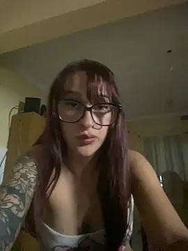 Snapshot of Taurina0105 chatting on March 16, 2026, 5:04 am Taurina0105 online show from March 16, 2026, 5:04 am