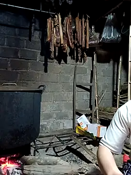 girl-hot2x online show from February 25, 2026, 12:27 pm