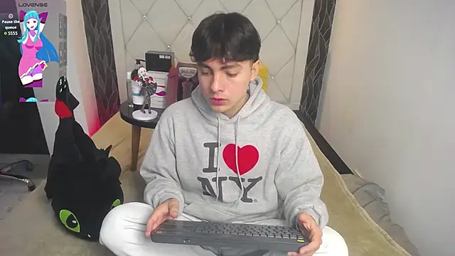 Samu FoXXX online show from November 19, 2025, 8:20 pm