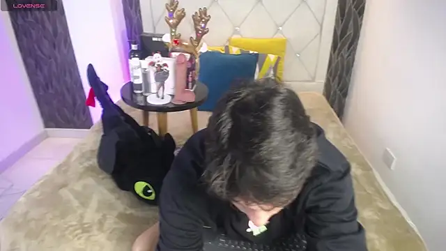 Samu FoXXX online show from December 17, 2025, 8:25 pm