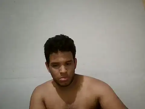 Snapshot of josecamsex27 chatting on January 14, 2026, 2:53 pm josecamsex27 online show from January 14, 2026, 2:53 pm