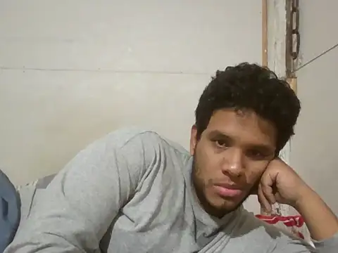 Snapshot of josecamsex27 chatting on February 12, 2026, 3:28 am josecamsex27 online show from February 12, 2026, 3:28 am