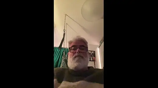 LeatherSdaddy online show from November 25, 2025, 4:29 pm