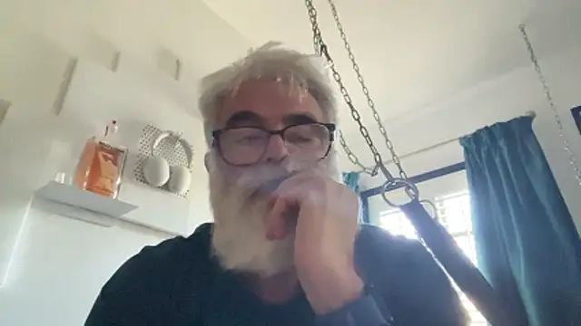 LeatherSdaddy online show from April 20, 2026, 4:52 pm