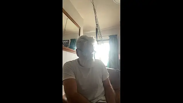 Snapshot of LeatherSdaddy chatting on March 31, 2026, 11:12 am LeatherSdaddy online show from March 31, 2026, 11:12 am