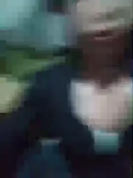 Snapshot of chim-yen chatting on November 17, 2025, 1:37 pm chim-yen online show from November 17, 2025, 1:37 pm