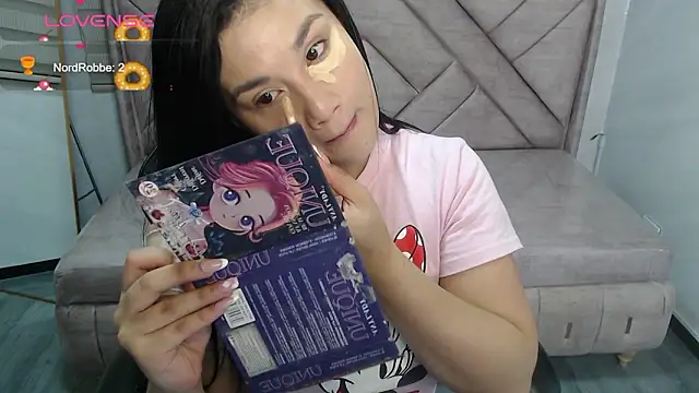 Snapshot of Violetta_jhonson_a chatting on March 5, 2026, 4:20 am Violetta jhonson a online show from March 5, 2026, 4:20 am