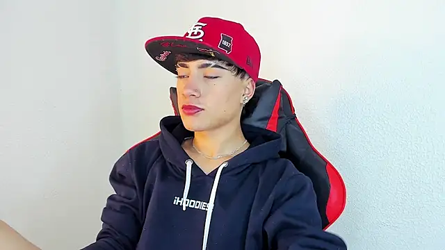 ThiagoDV online show from November 21, 2025, 2:27 pm